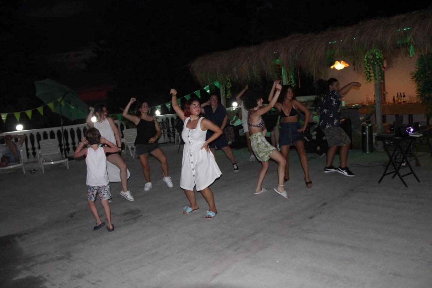 White House Chakvi Hotel Bagian luar foto