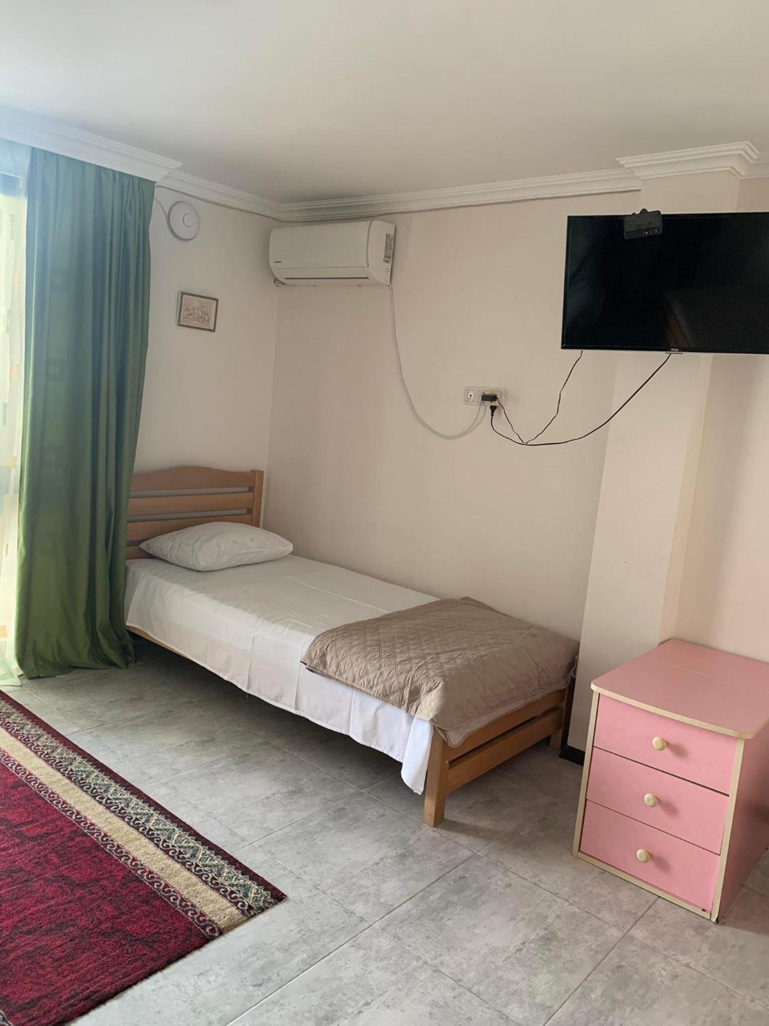 White House Chakvi Hotel Bagian luar foto