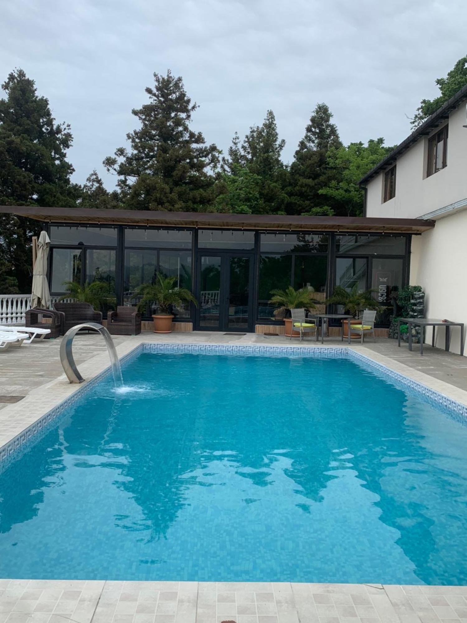White House Chakvi Hotel Bagian luar foto