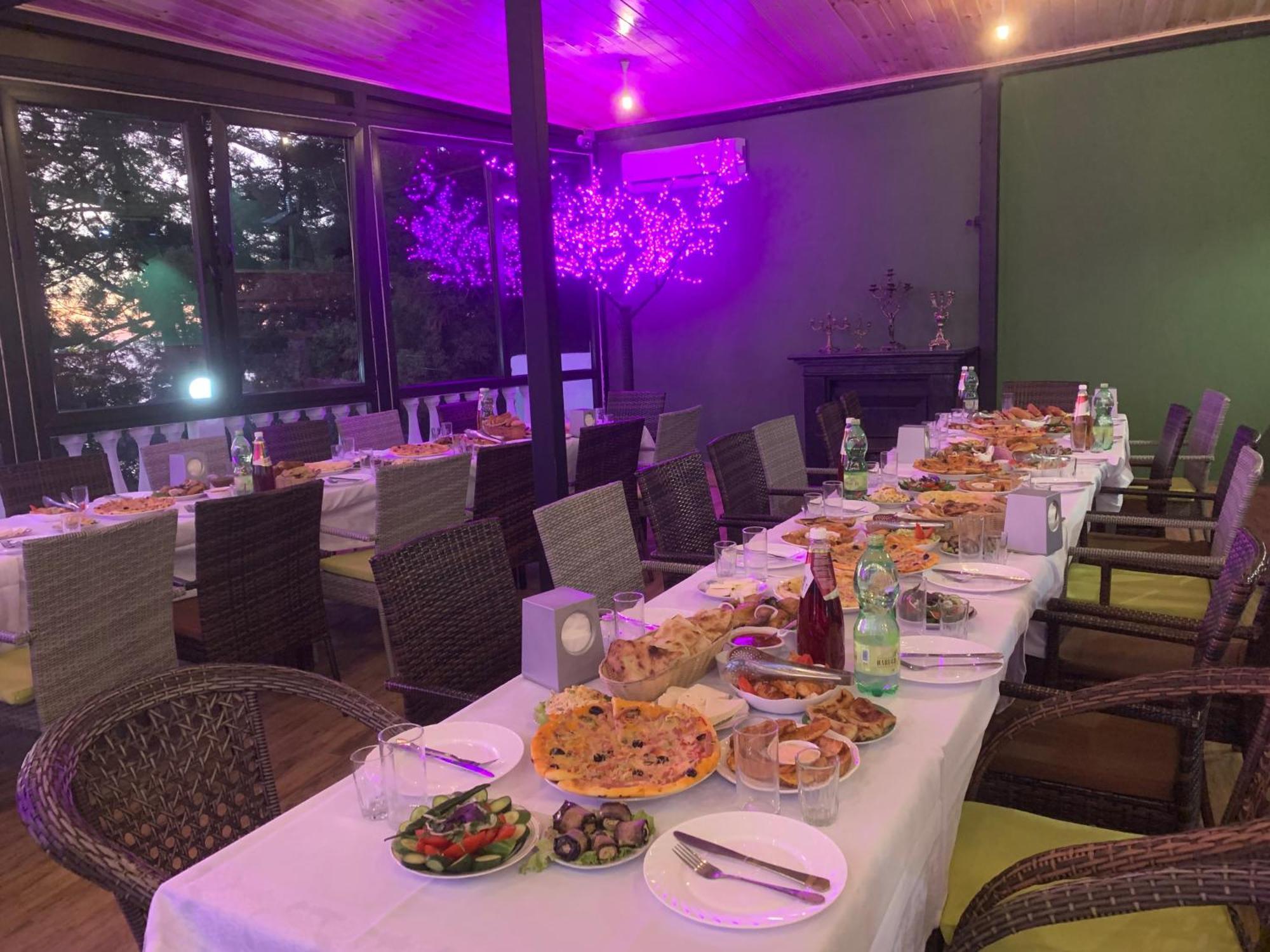 White House Chakvi Hotel Bagian luar foto