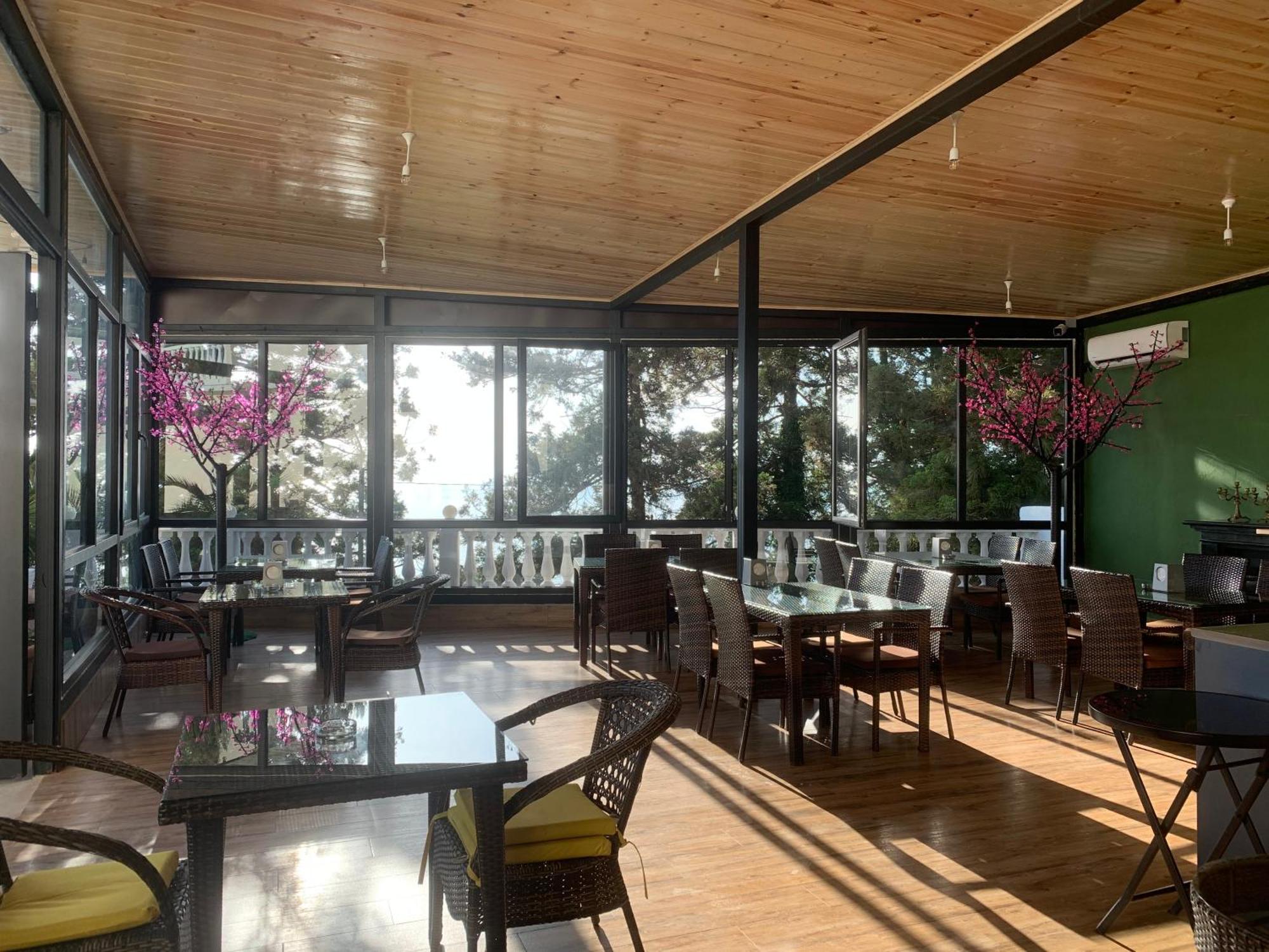 White House Chakvi Hotel Bagian luar foto